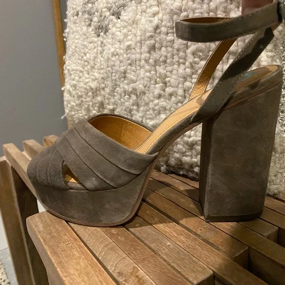 NEW Coach Suede Heels - Picture 2 of 5